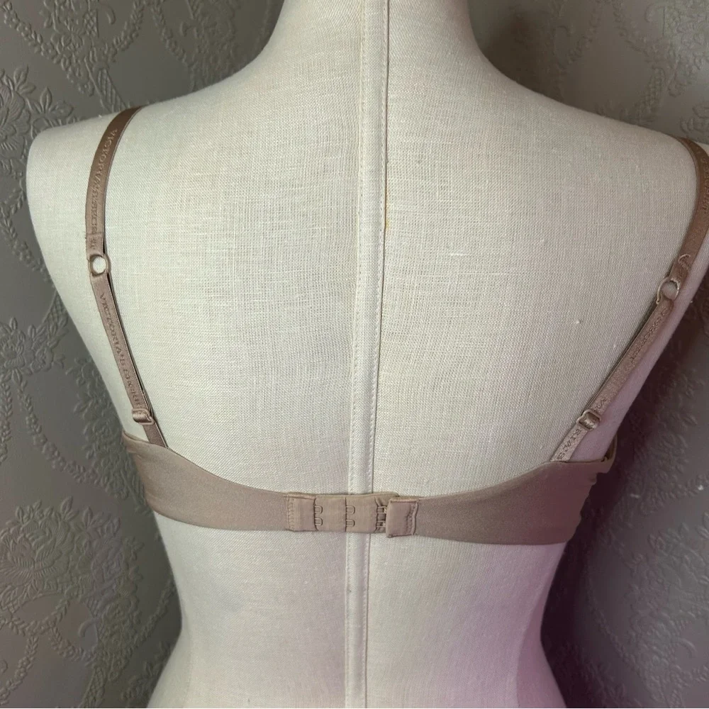 Women's Nude Bra victoria’s Secret lightly lined plunge 38C under wire